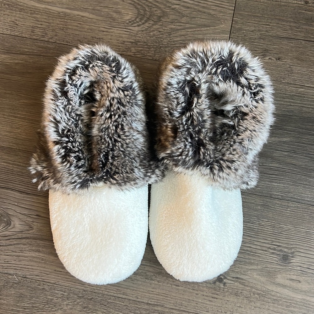 Pottery barn slippers